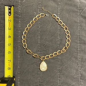 Necklace gold with pearly drop